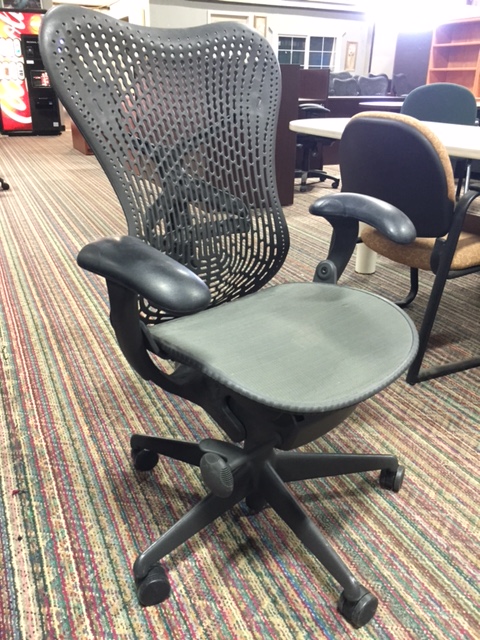 Herman Miller Mirra (2)